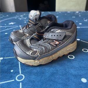 New balance size 6 toddler shoes